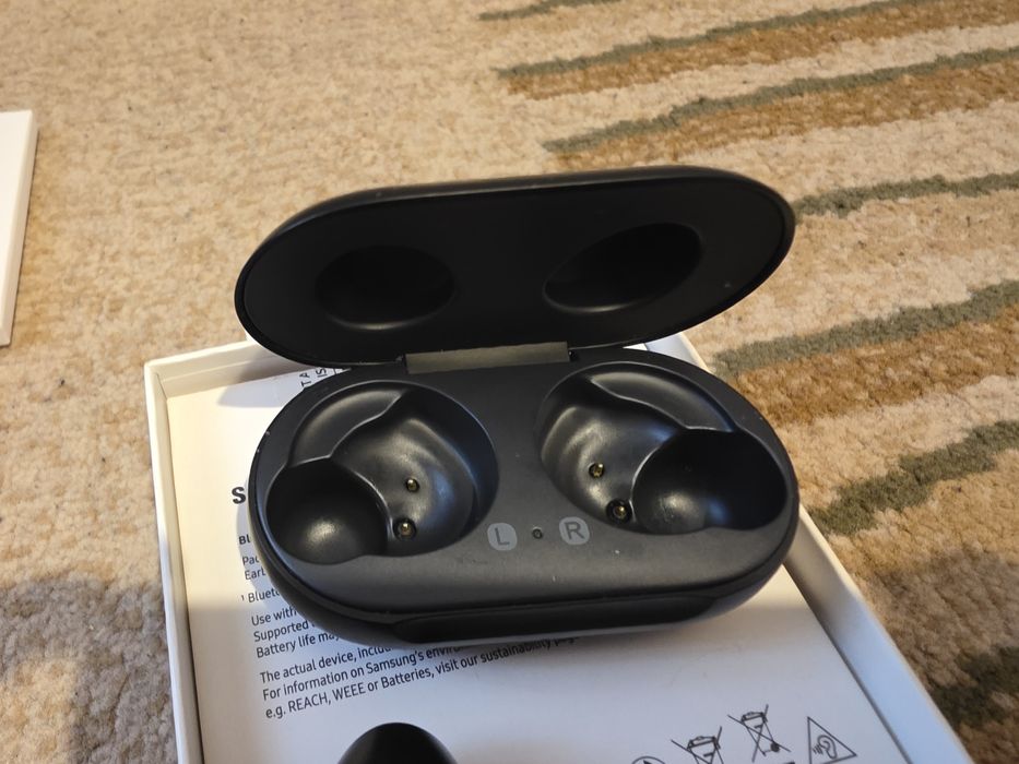 Samsung buds 1 генерация