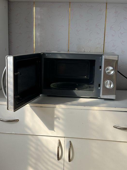 Продам микроволновку б/у Ava