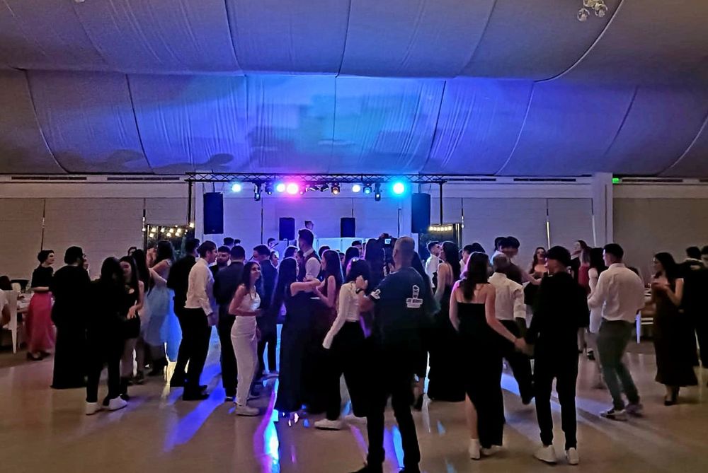 Dj Evenimente Majorat Banchet Nunta Botez Sonorizări Lumini