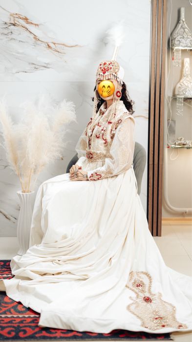 Продам платье на УЗАТУ