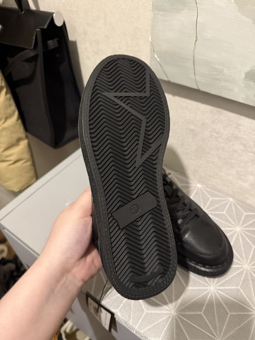 Продам весенние ботинки