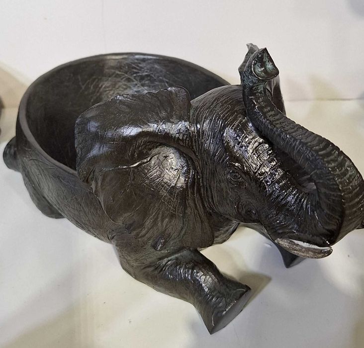 Статуетка Слон или Хипопотам Поставка за Предмети 23см