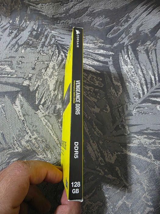 Oперативная память Corsair Vengeance 128gb 2×64 DDR5 6400