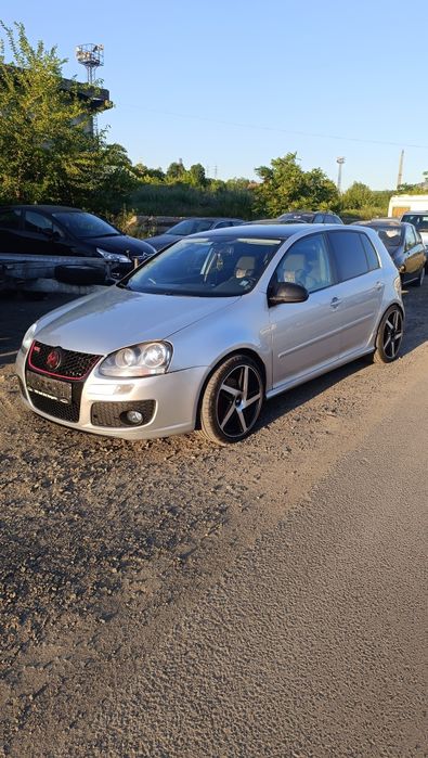 Продавам Голф 5 1.9 105 на ЧАСТИ, имам над 10 голфа (1.4/1.6/1.9 и 2.0