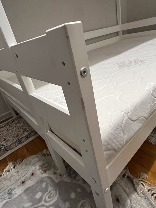 Кровать двухъярусная