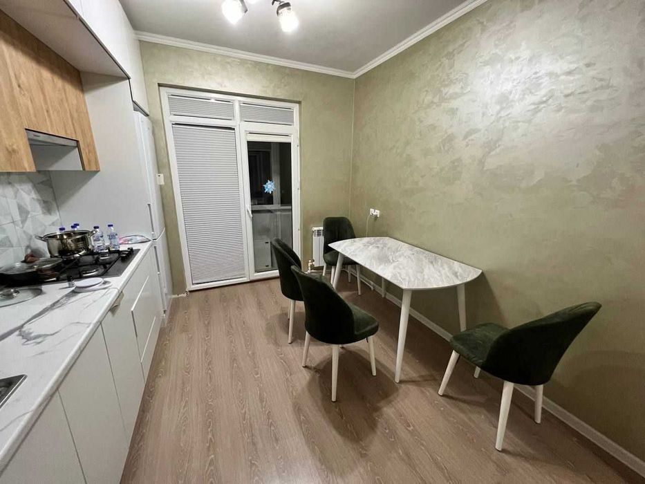 Продаю 3-х комнатную квартиру в центре! ЖК "Green park" с арендатором!