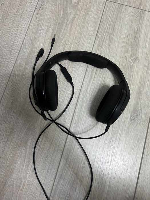 Наушник в отличном состояние