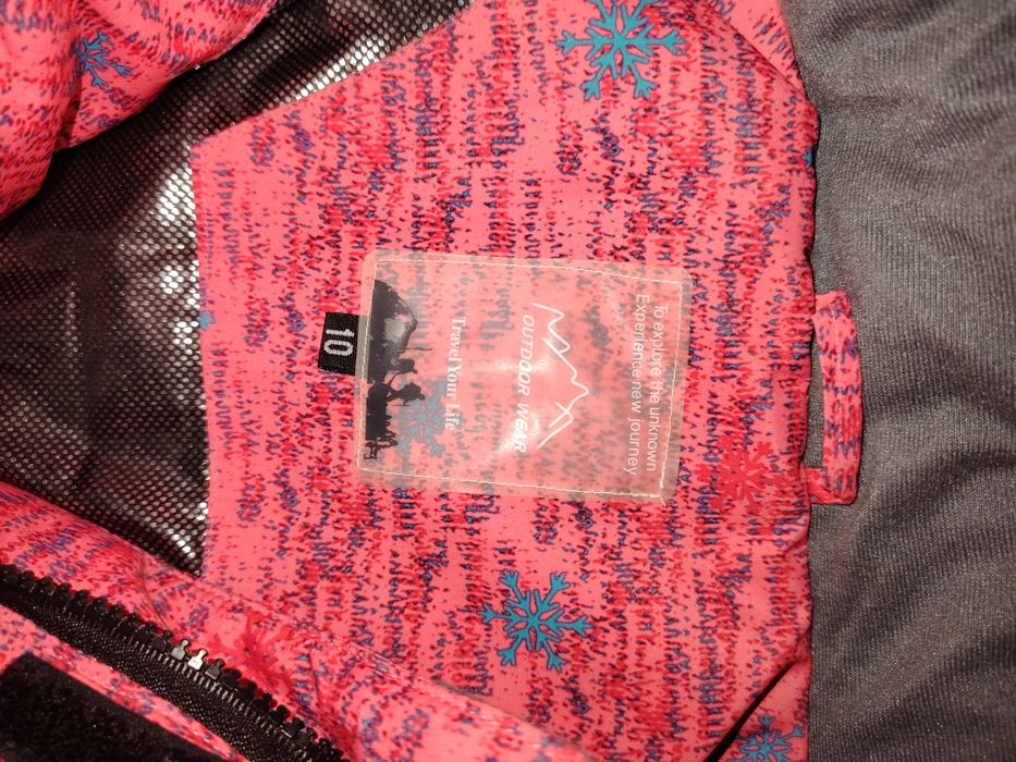 Продам  лыжный кастюм для девочек