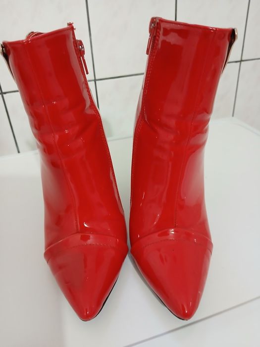 Botine roșii de lac nr.36