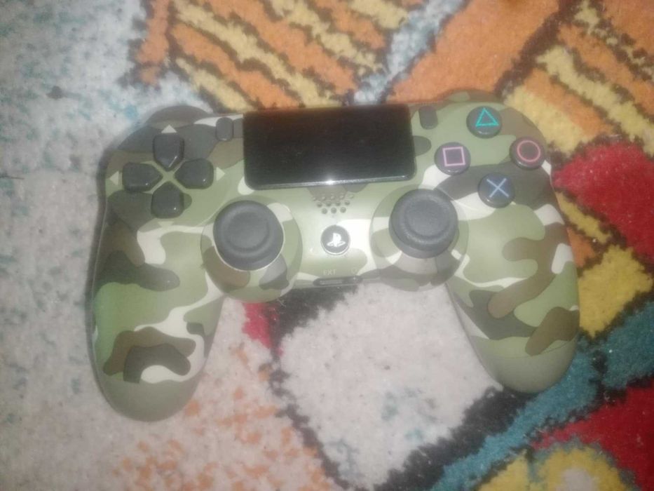 PS4 Pro-като нов+3 игри