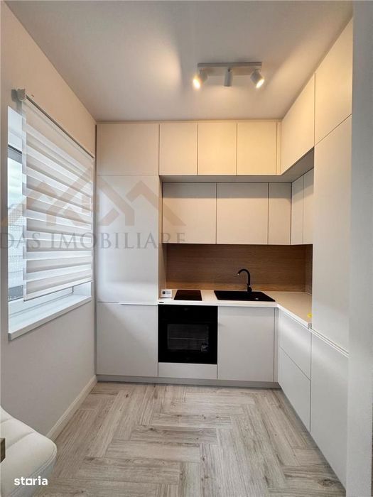 Garsoniera in bloc nou cu terasa mare, str. Anton Pann