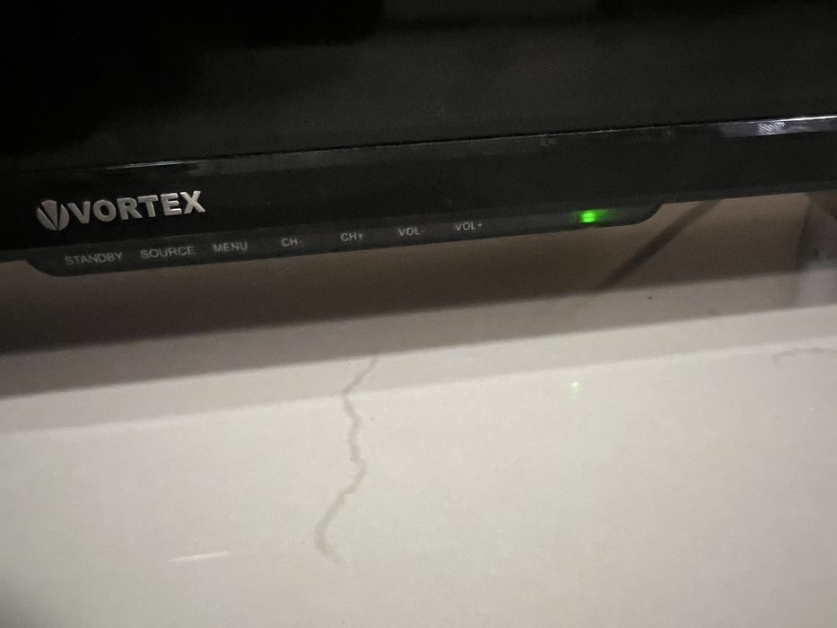 TV led Vortex V32CK600 defect