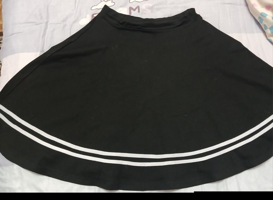 Продам срочно школьные юбки. размер 46-48.