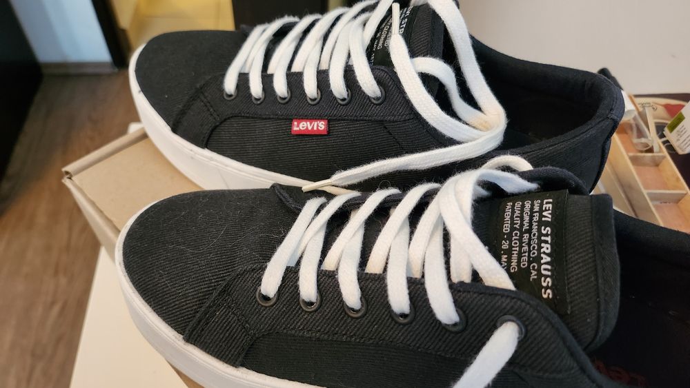 Adidas Levi strauss noi fara eticheta