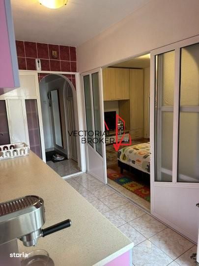 2 camere semidecomandate, et.7, 50mp, renovat, mobilat, Basarabia- Cam