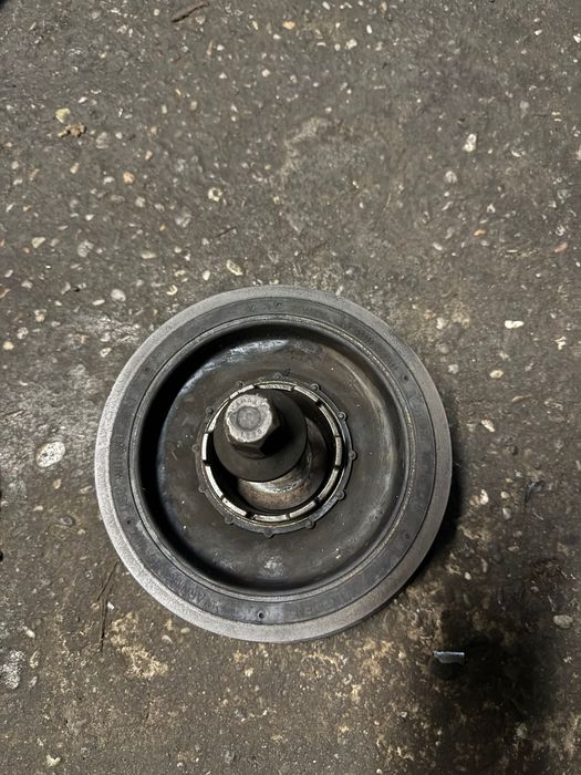 Fulie vibrochen/ arbore cotit BMW 1 surub 520d 320d 163cp M47
