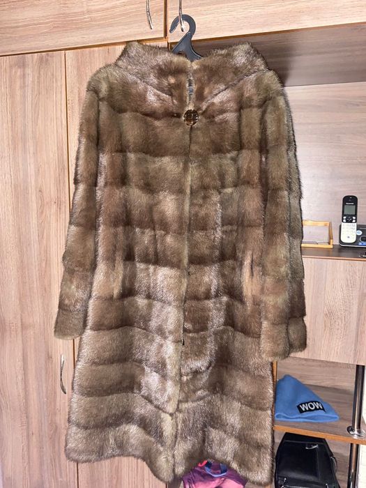 Продам норковую шубу.