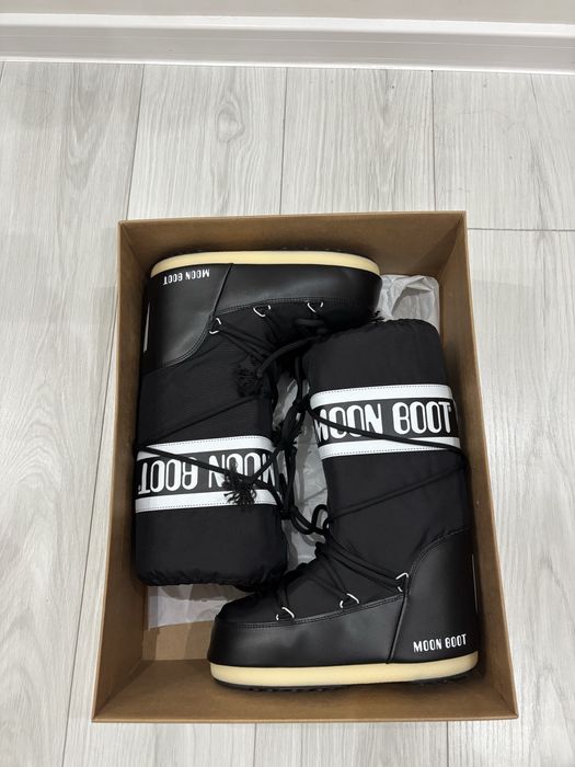 Женски ботуши-Moon boots