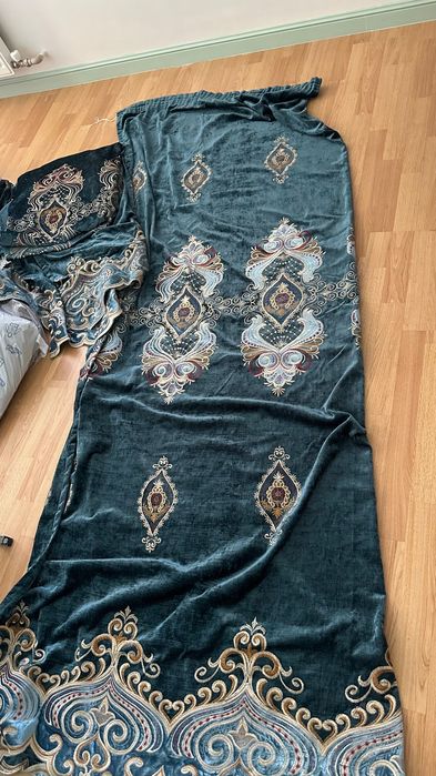 Продам Шторы для окон б/у