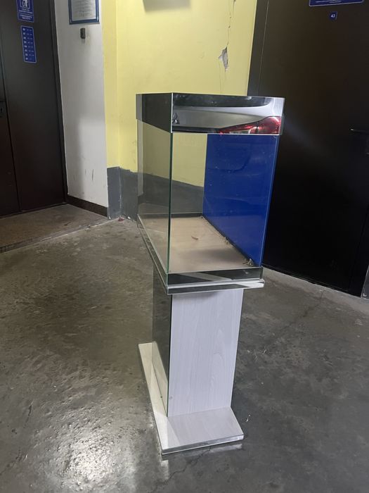 Аквариум с подставкой новый