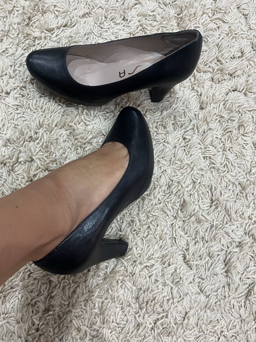 Pantofi Unisa din piele, marimea 38