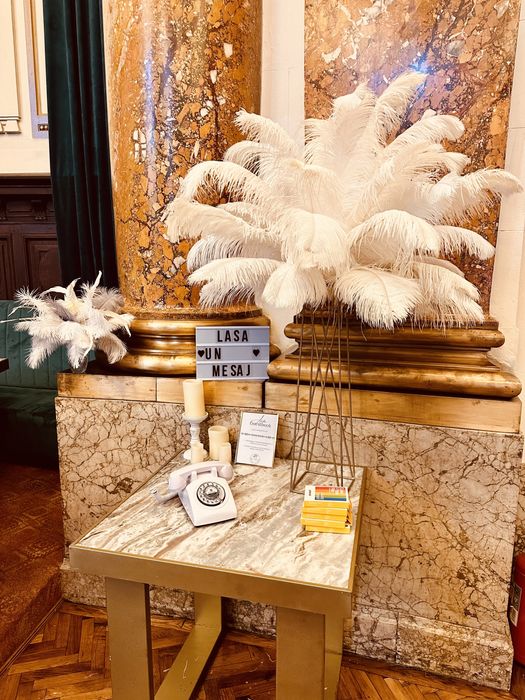 Aranjamente cu pene de strut de inchiriat