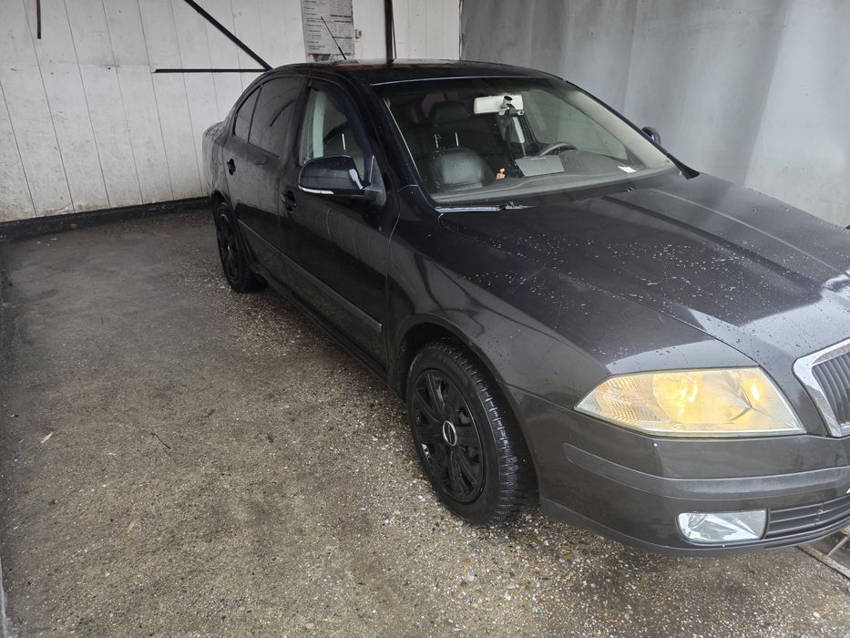 Vând skoda octavia 2 1.6