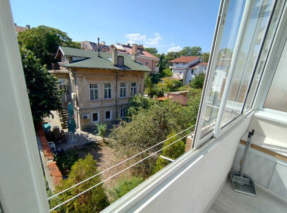 Дава се под наем Тристаен апартамент в Варна, Център - 65 кв.м за 765 € - Снимка #12