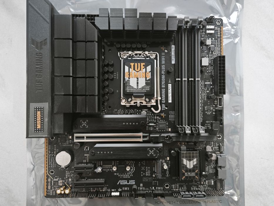 Продаю Asus Tuf Gaming b760m ddr5