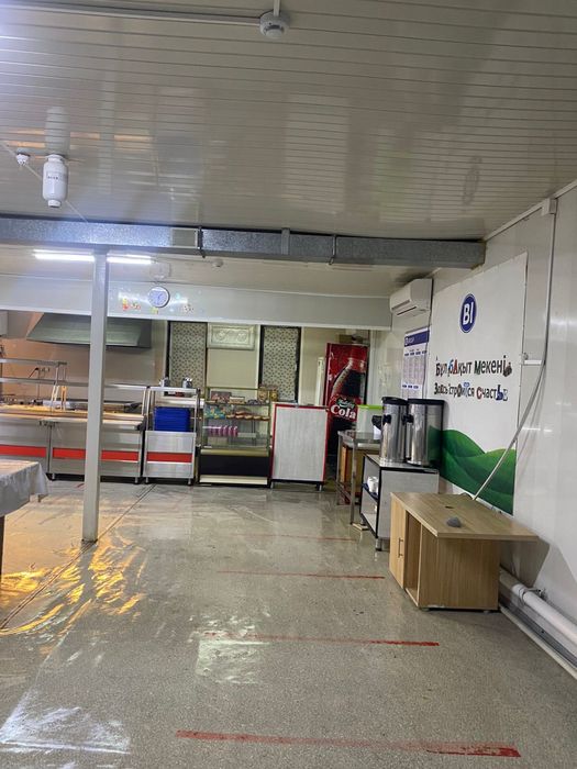 Продаю столовую.