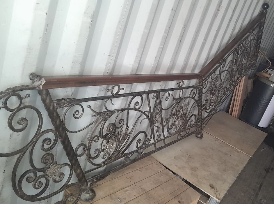 Срочно продаю готовые перила кованные
