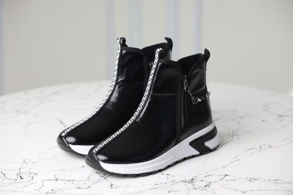 Стилни дамски обувки