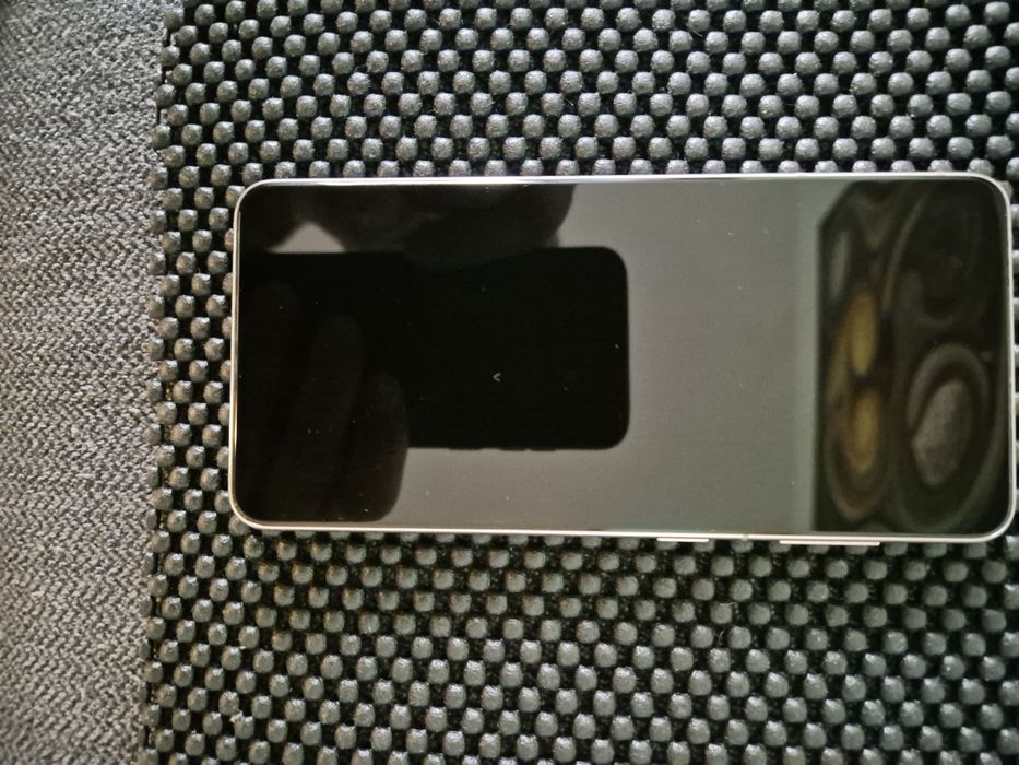 Продавам самсунг с21, много запазен