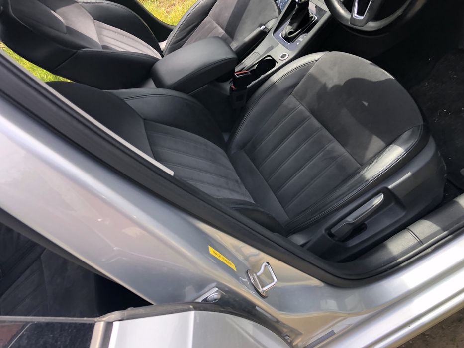 Interior piele Alcantara Skoda Octavia 3 facelift Scaune fata bancheta spate cotiera si fete uso spate Piele neagra