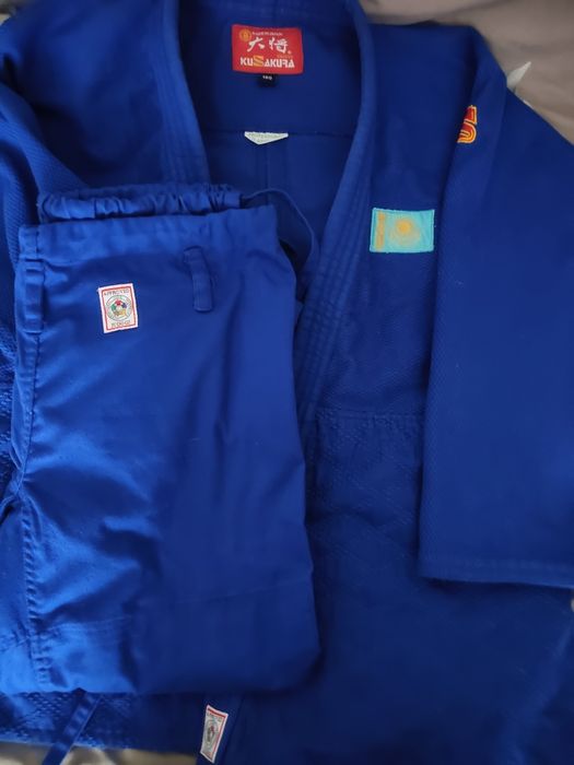 Продам кимоно для дзюдо