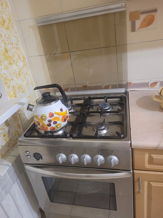Продам газовую плиты