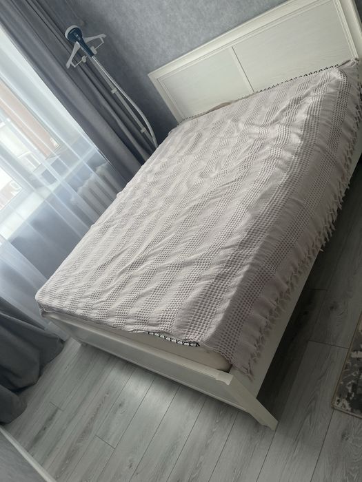 Прлдам кровать с матрасом