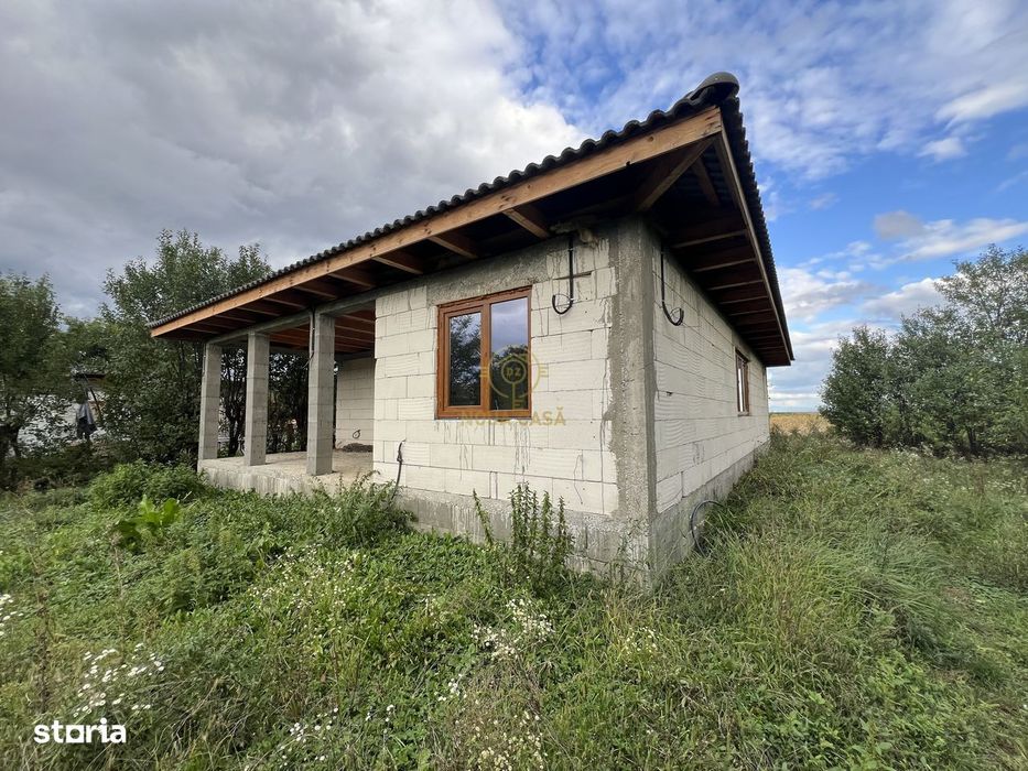 !LISTARE NOUA! Casa de vanzare in Comuna Lazuri /Teren 3800MP