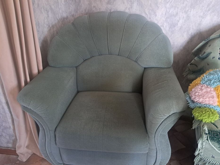Продам диван в комплекте