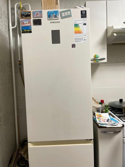Холодильник Samsung
