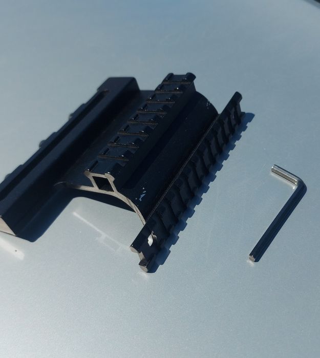 Боковой кронштейн