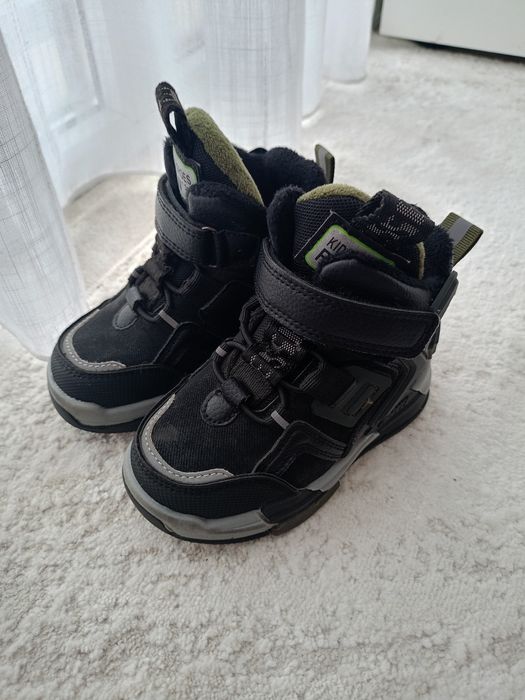 Продам ботинки осень весна детские