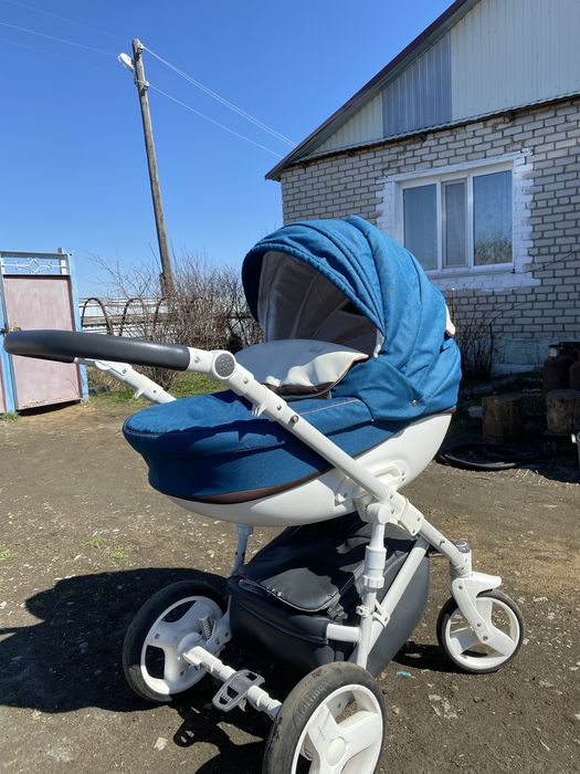 Продам детскую коляску