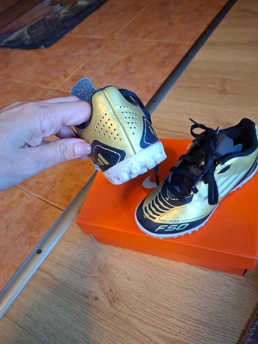 Детски футболни обувки/стоножки Футболни обувки F50 Club Messi