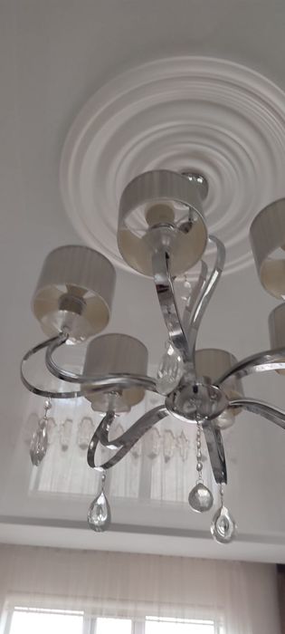Продам люстры разные дешево новые