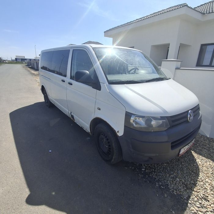 Vînd Volkswagen t5 9 locuri