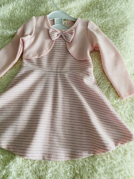 Продам новое детское платье размер 98