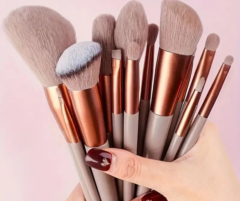 Set 13 pensule Make-up noi sigilate