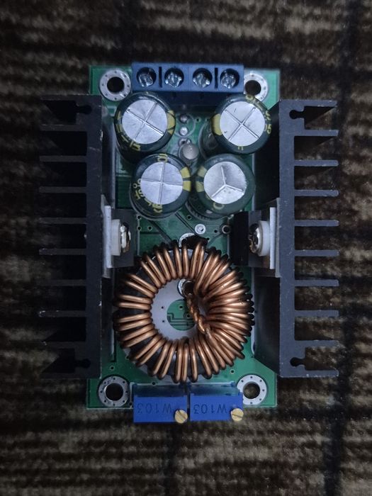 Отдам за шоколадку DC-DC преобразователь напряжения (регулируемый)