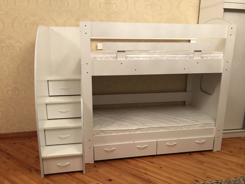 Двухярусная кровать